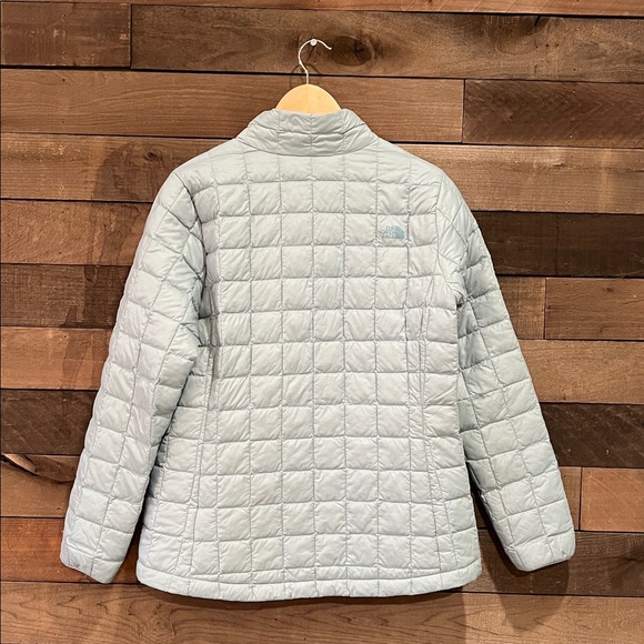 The North Face Women's ThermoBall 2.0 Eco Jacket in Silver Blue - Picture 5 of 9